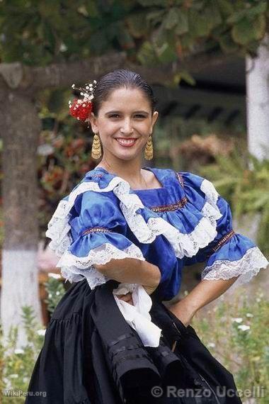 Tondero dancer, Piura