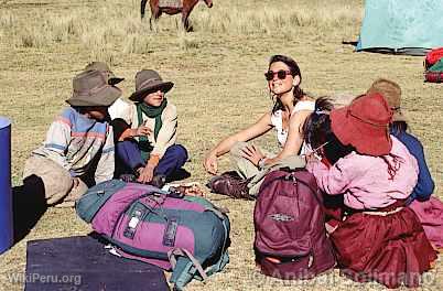 Tourist with children of Olleros