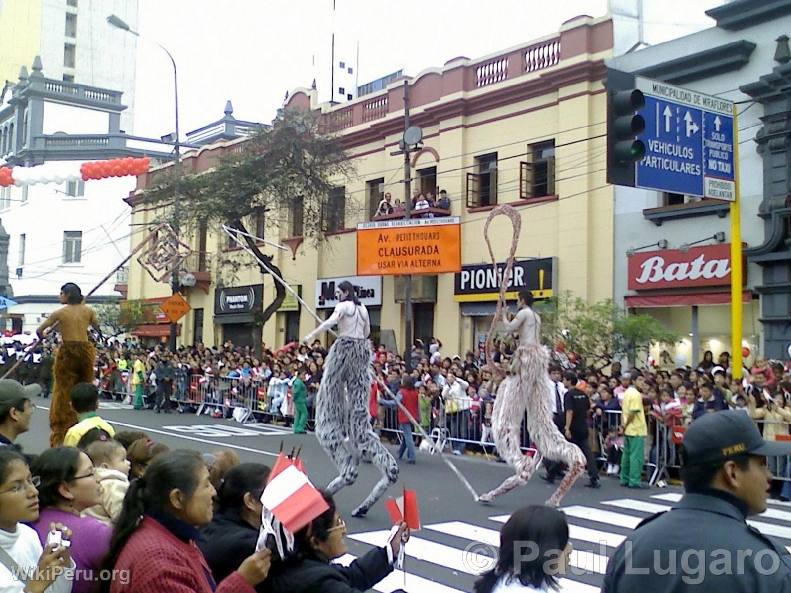 Wong Parade, Lima