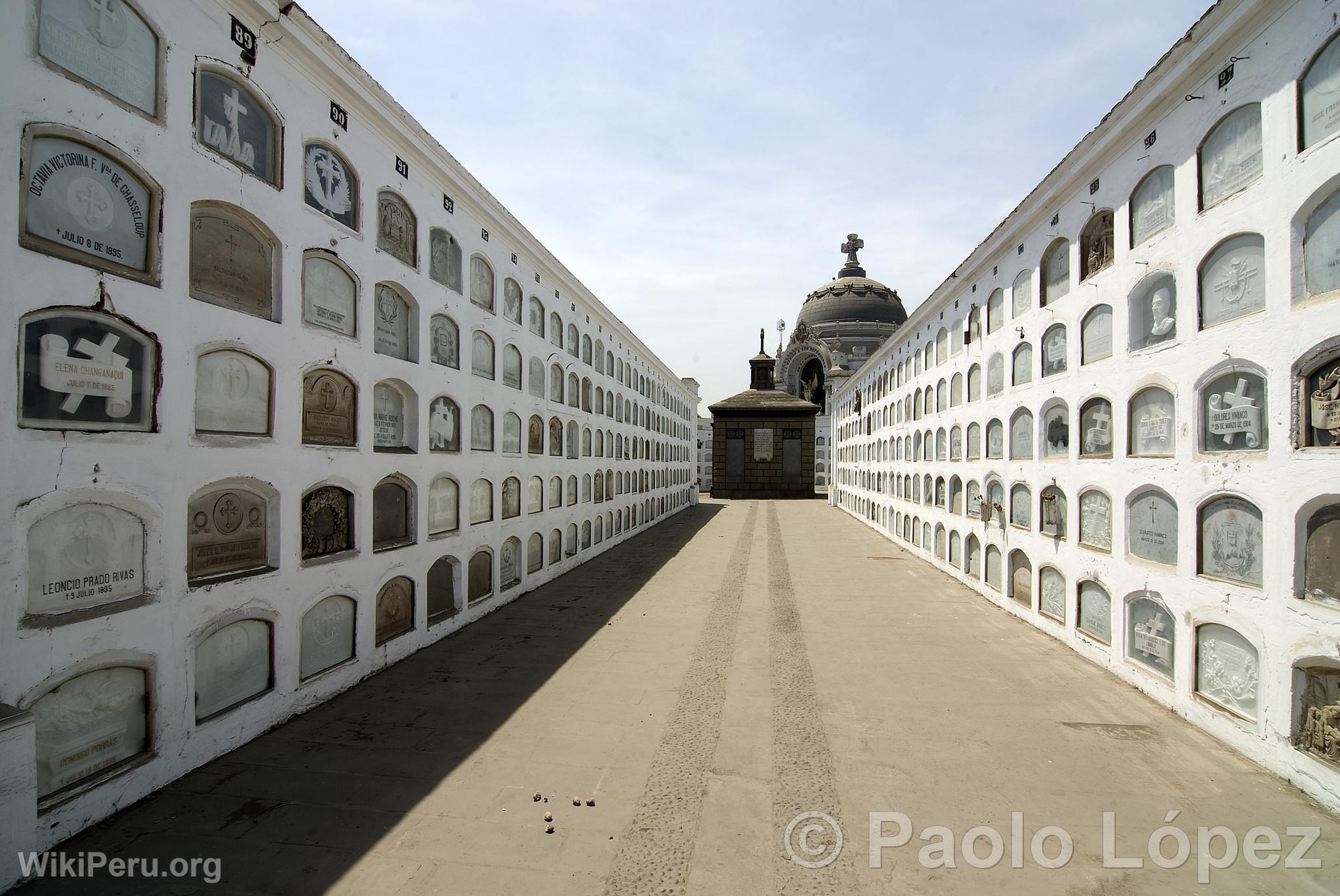 Presbtero Maestro Cemetery