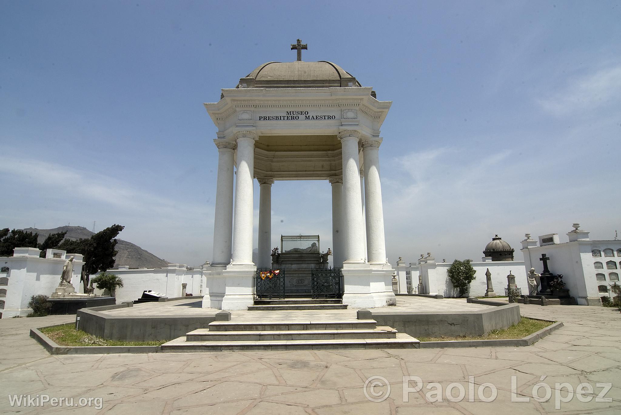 Presbtero Maestro Cemetery