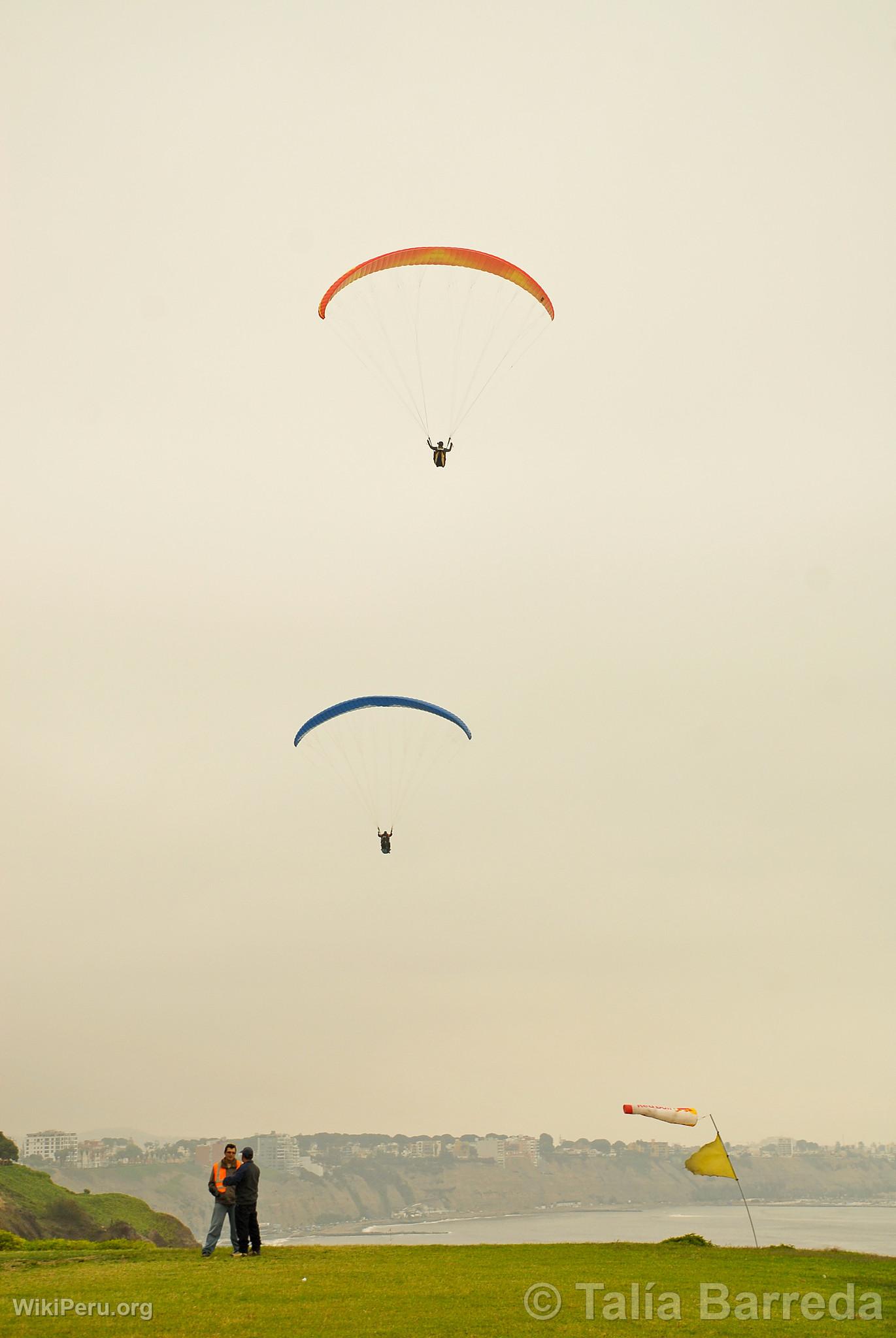 Paragliding in Miraflores, Lima