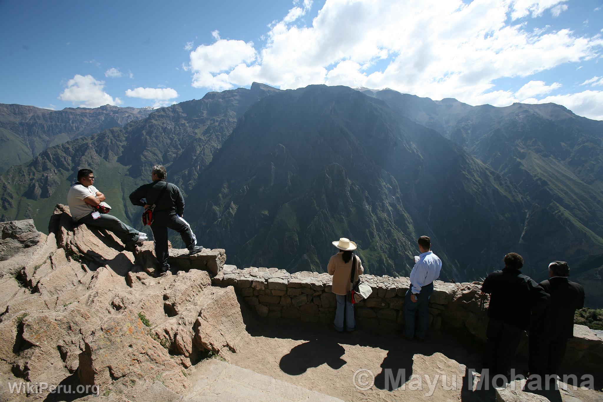 Cruz del Condor Viewpoint, Colca