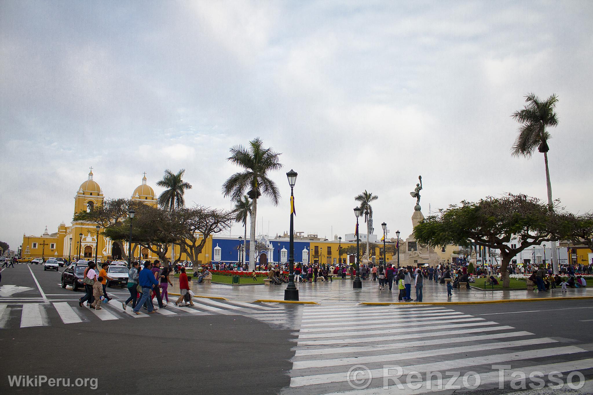 Main Square, Trujillo