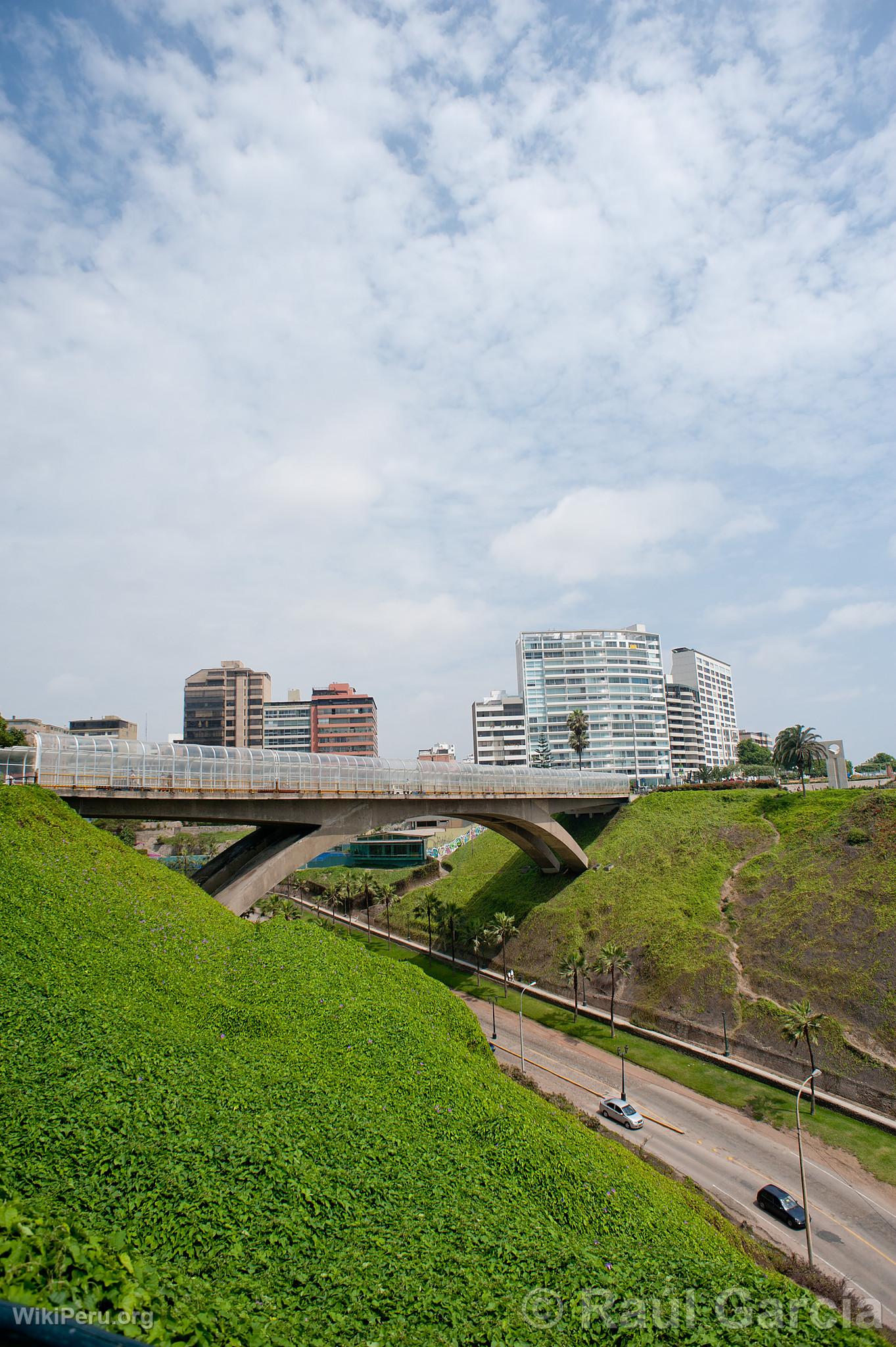 Villena Bridge, Lima