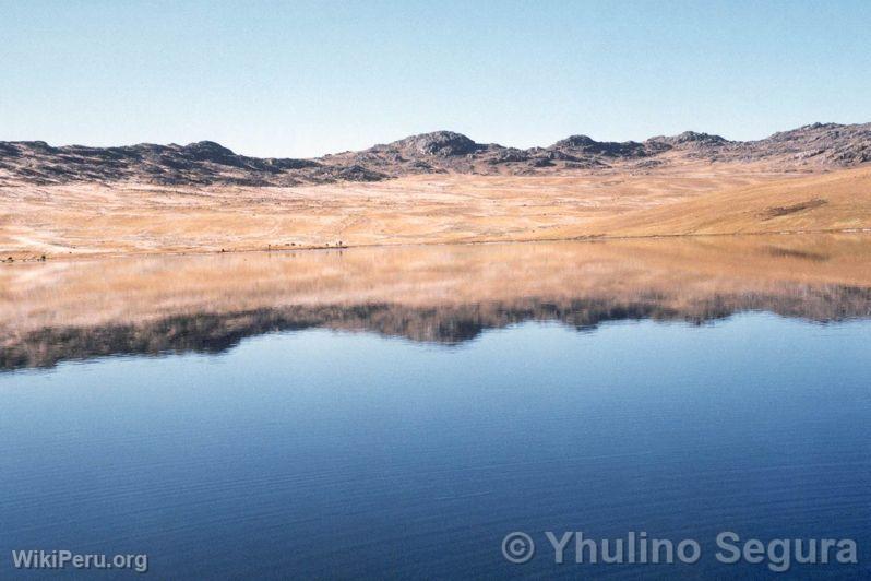 Pomacocha Lagoon, Yauli