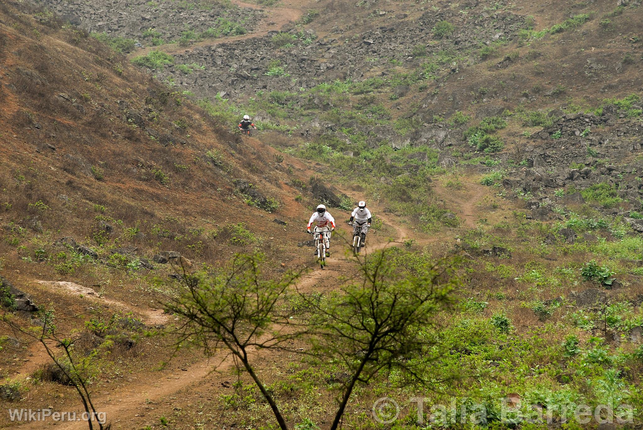 Cycling at Lomas de Lcumo