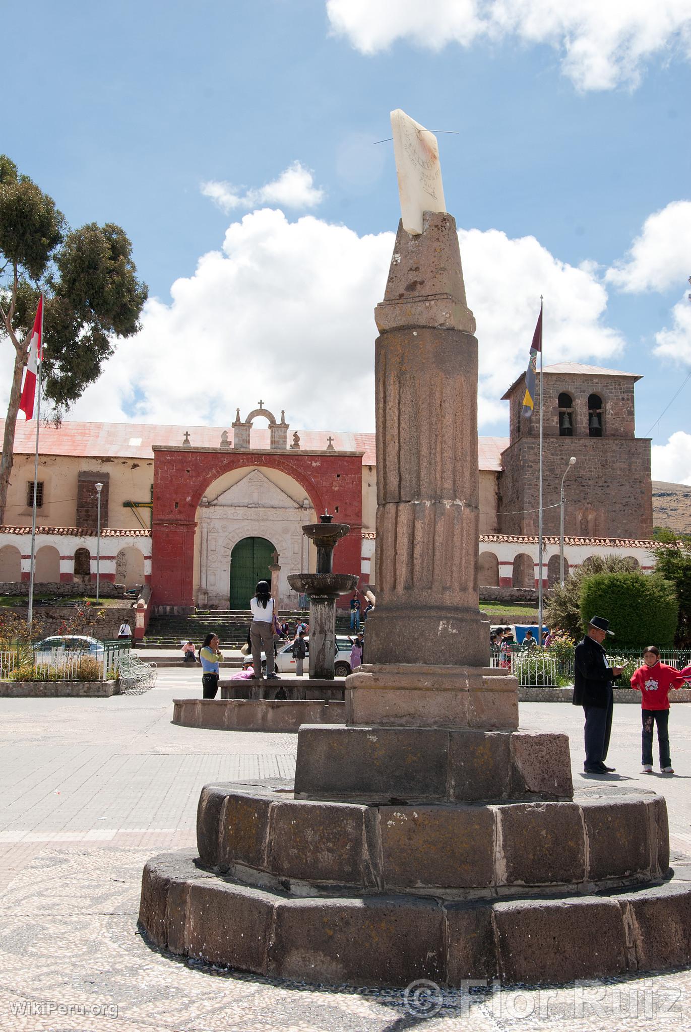 Sundial on Chucuito Square