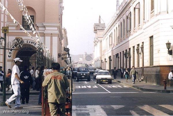 Post office and Santo Domingo, Lima