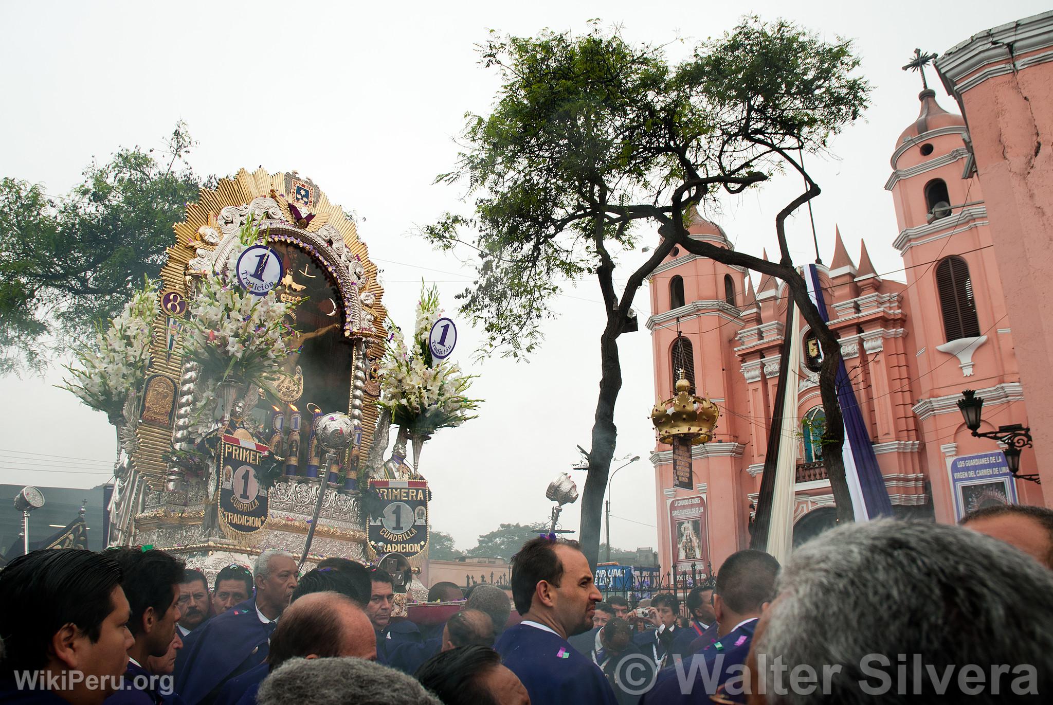 Procession of Seor de Los Milagros