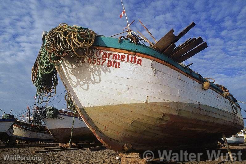 Artisanal fishing, chalana boat