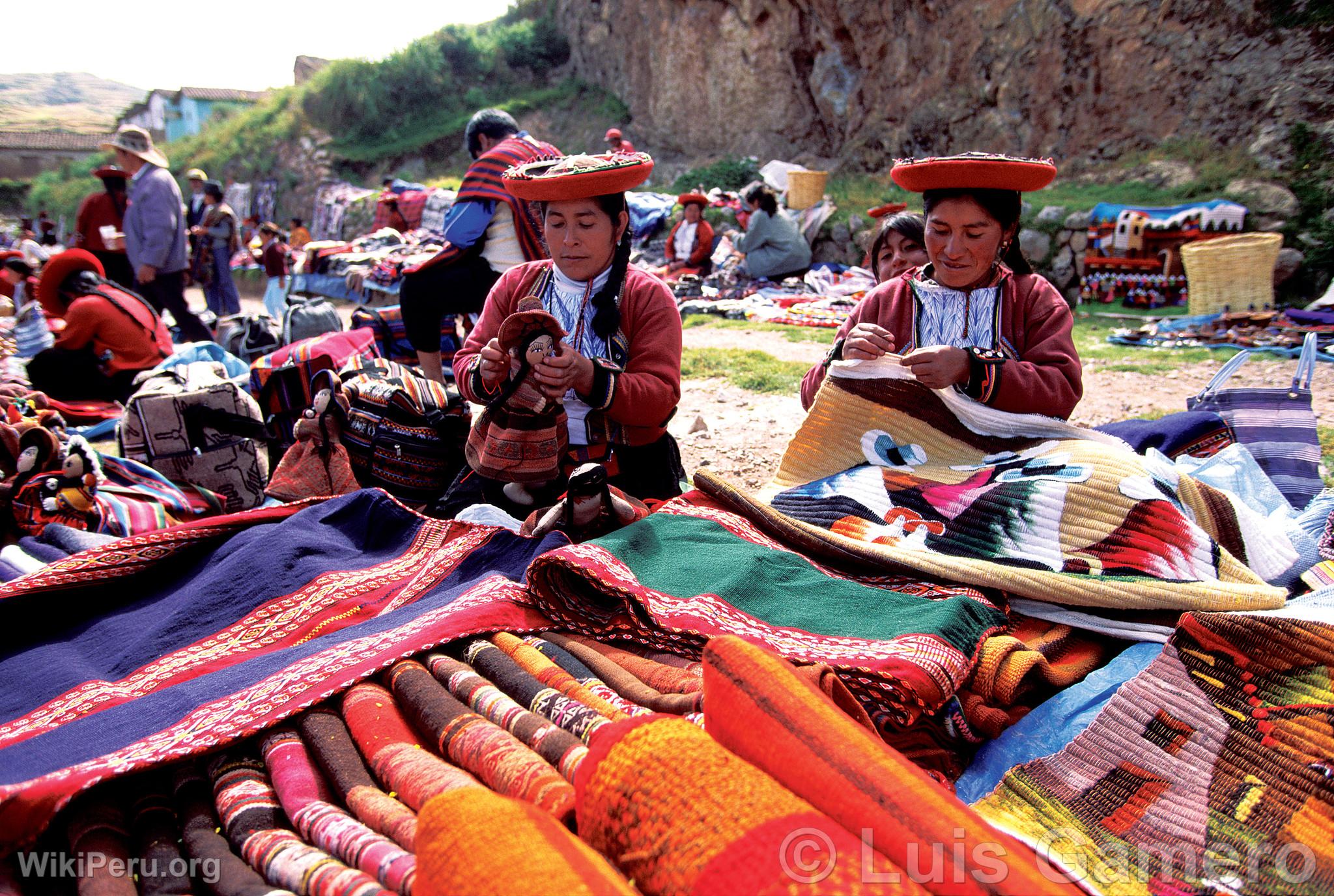 Handicraft Sale in Chincheros