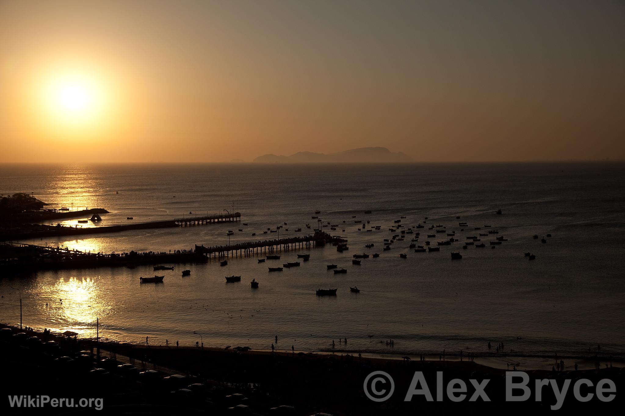 Pescadores Beach in Chorrillos District