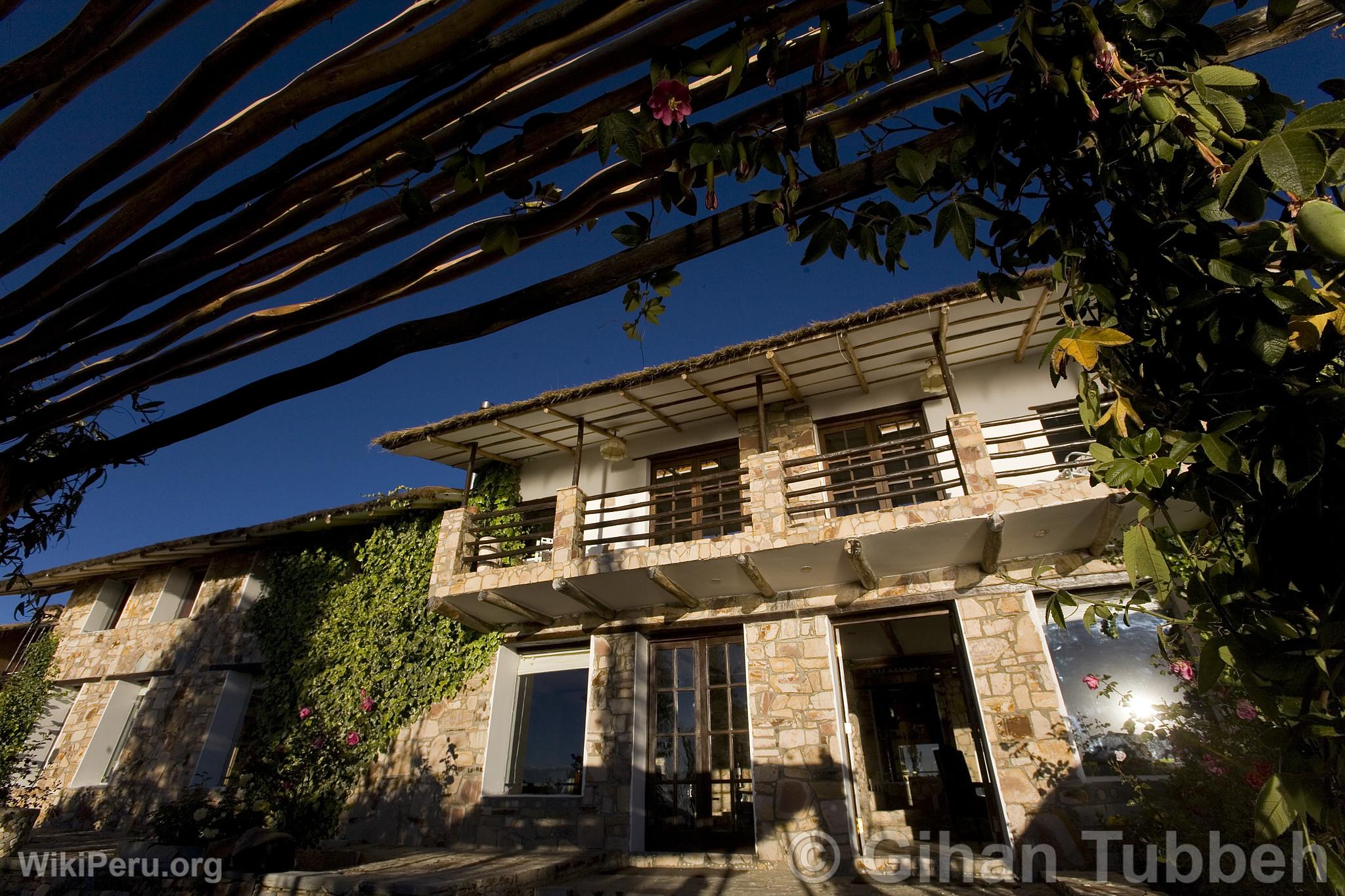 Hotel on Suasi Island