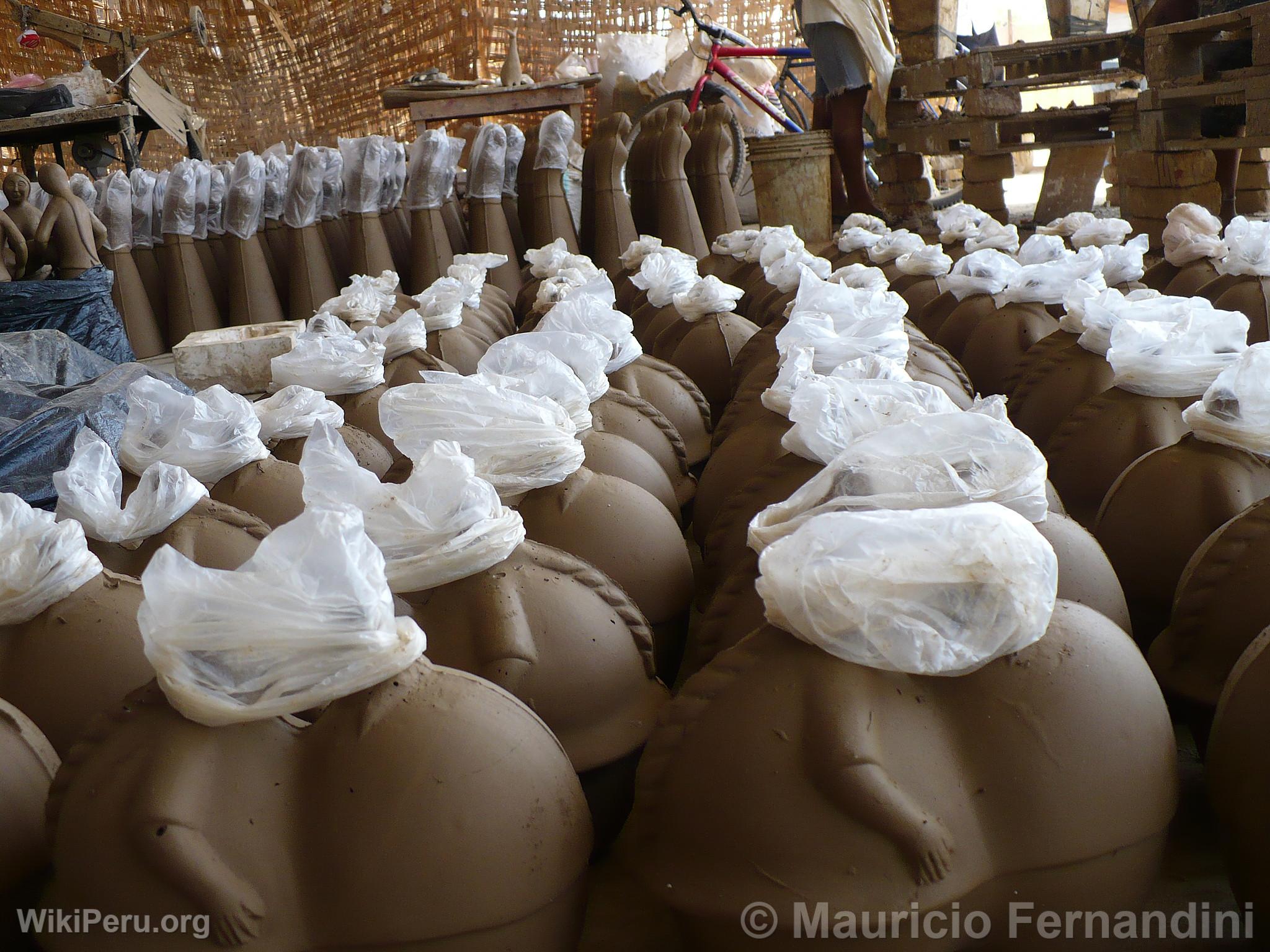 Chulucanas Ceramics Making