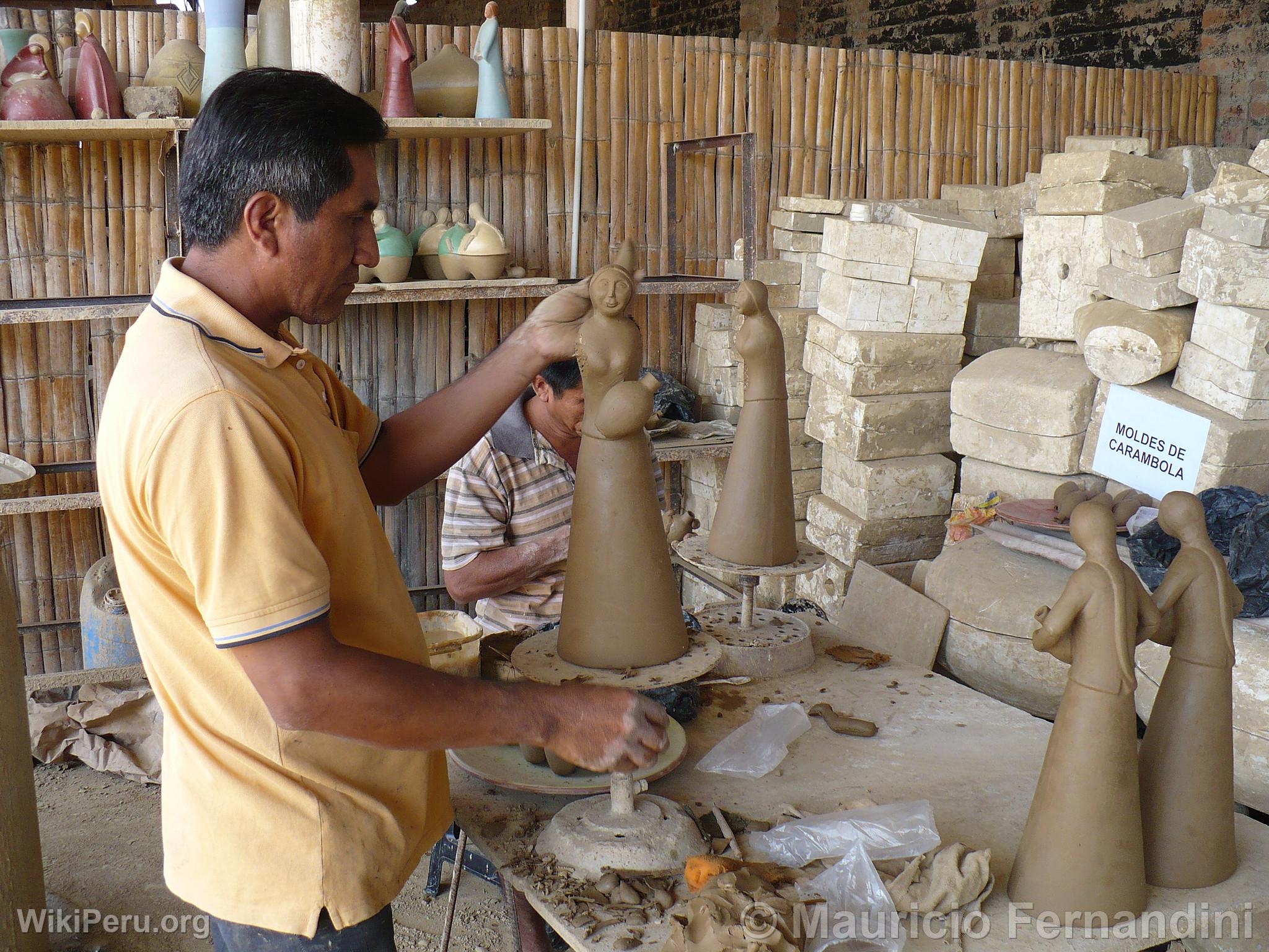 Chulucanas Ceramics Making