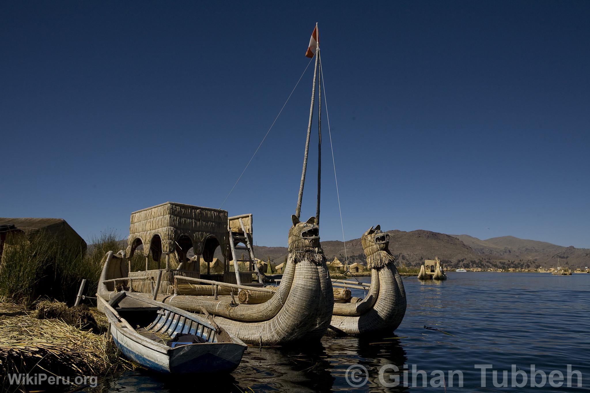 Totora Reed Boat