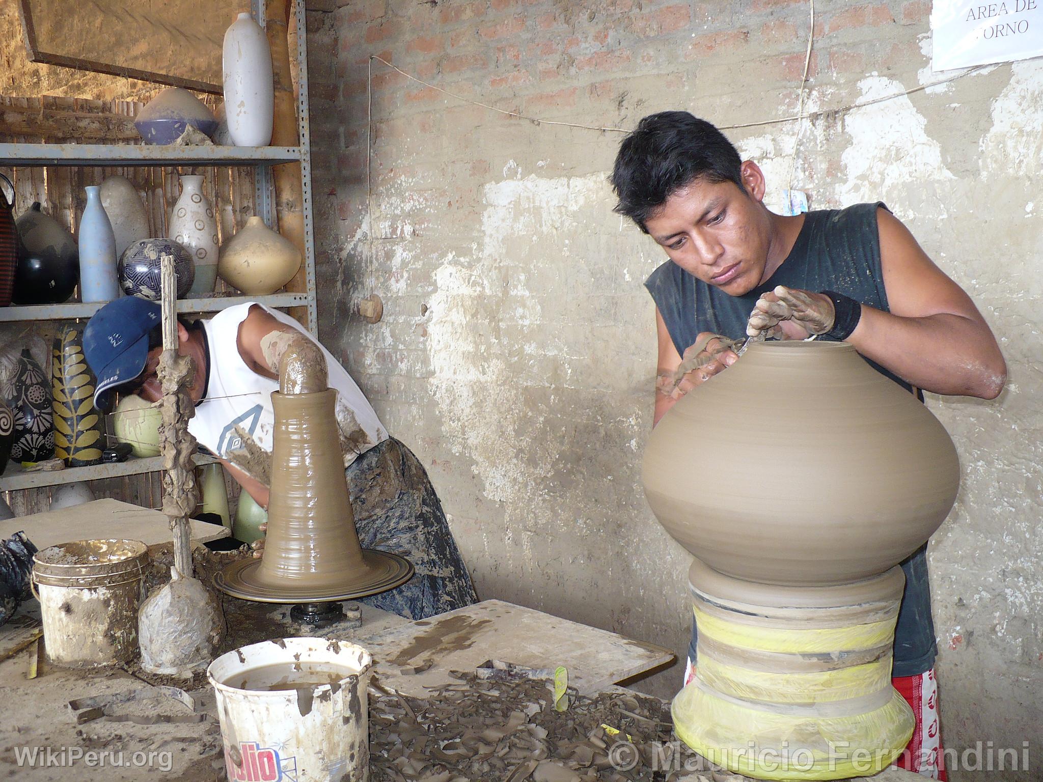 Chulucanas Ceramics Making