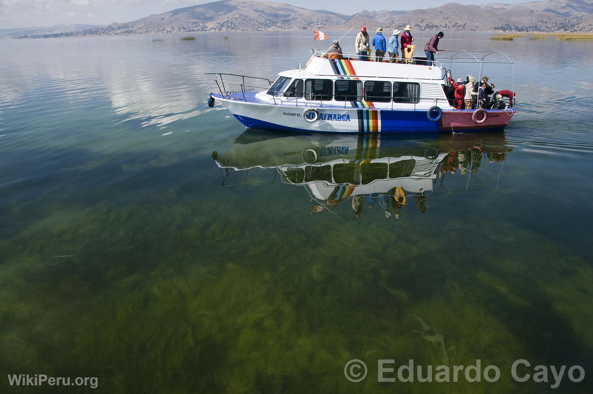 Tourists at Lake Titicaca