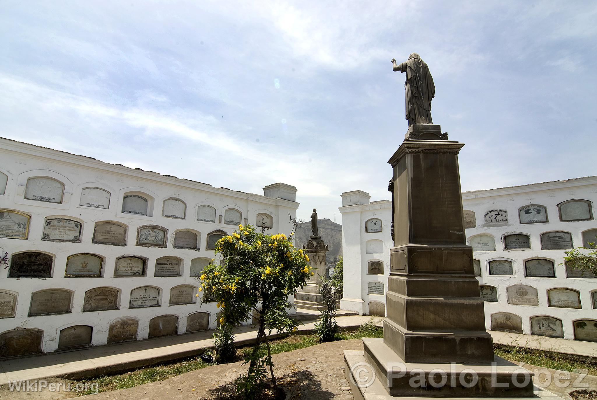 Presbtero Maestro Cemetery