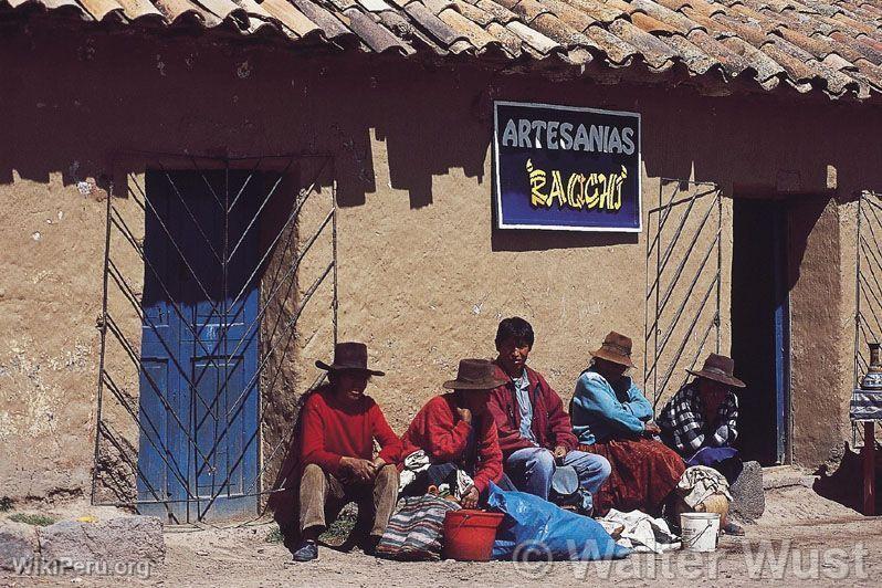 Residents of Raqchi