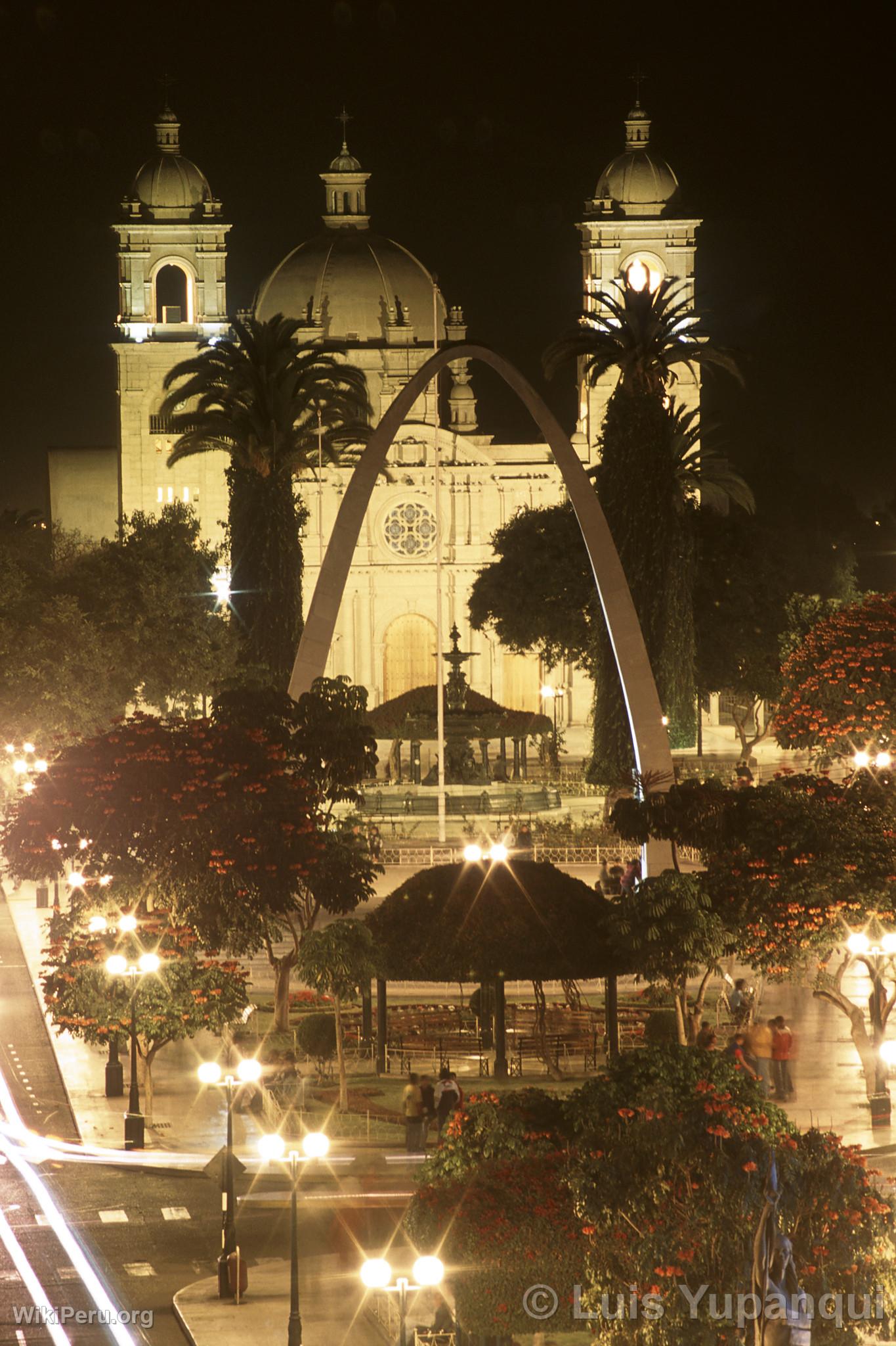 Square and Cathedral, Tacna