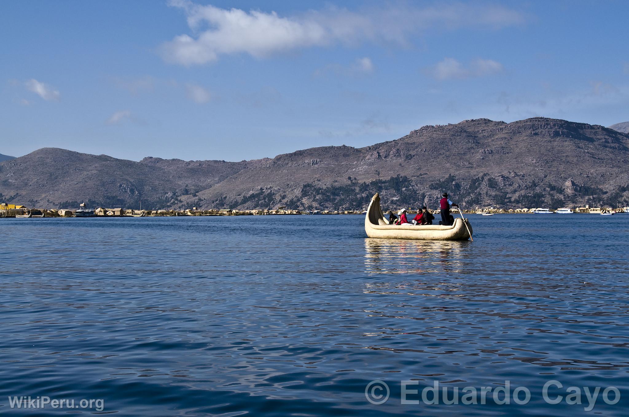 Tourists at Lake Titicaca