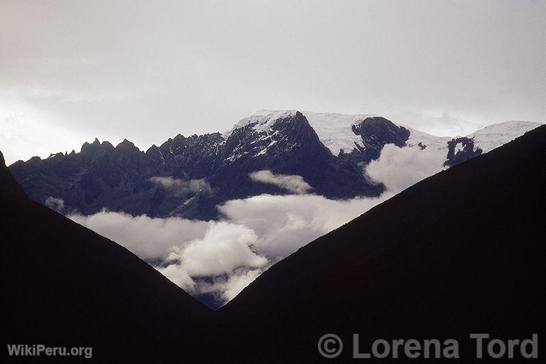 Urubamba Mountain Range. Veronica Peak