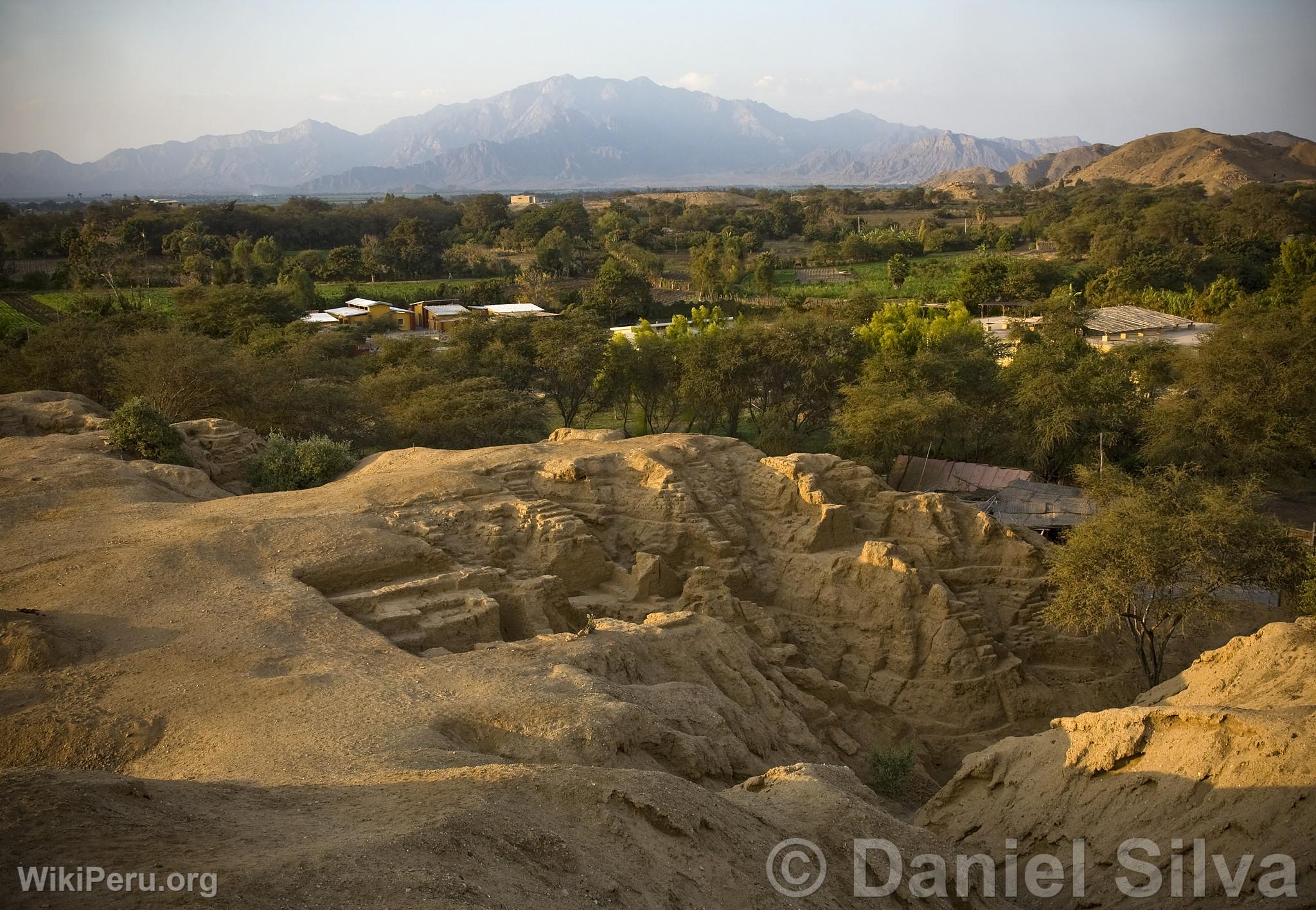 Huaca Rajada Archaeological Complex