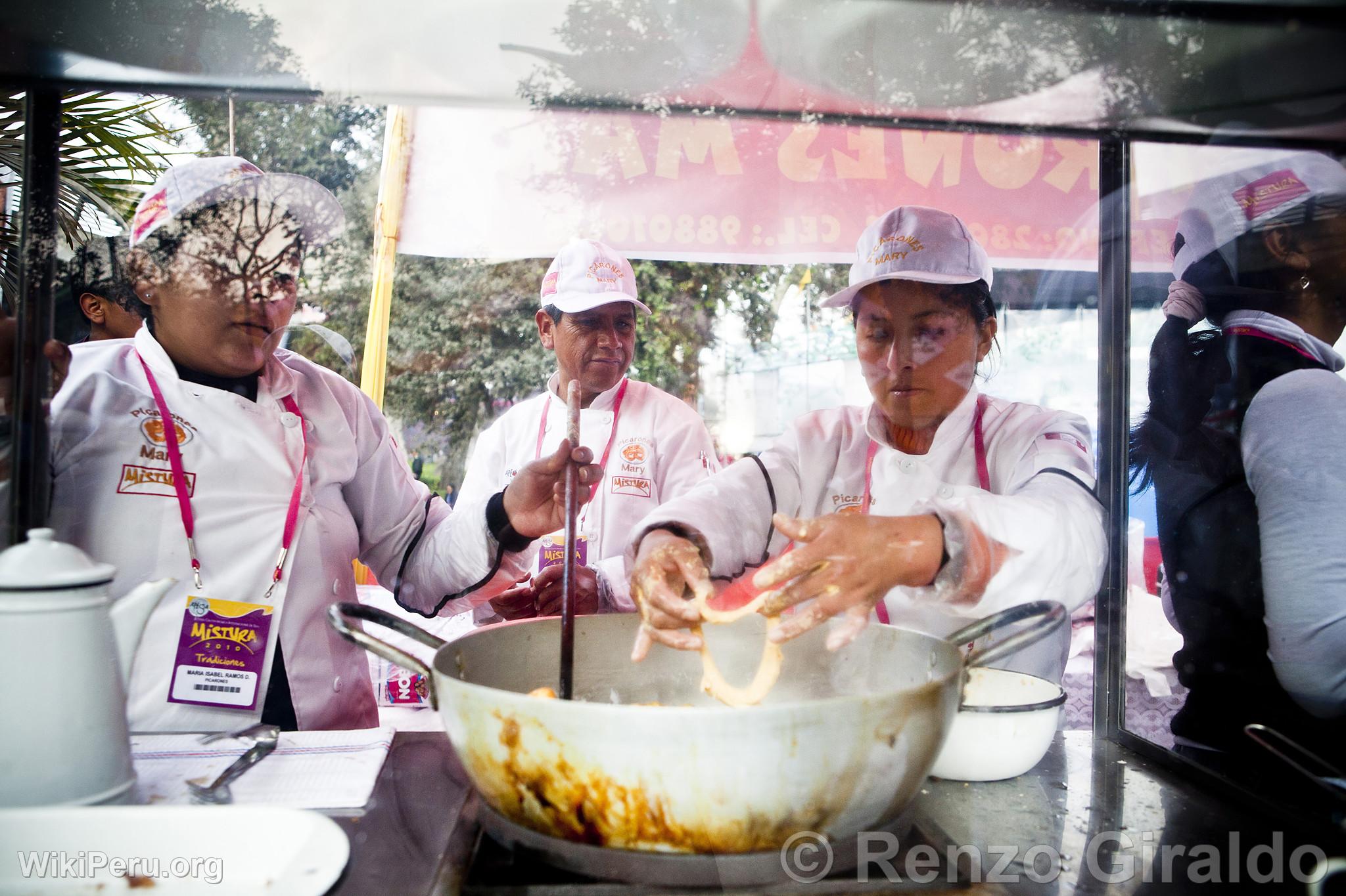 Picarones Making