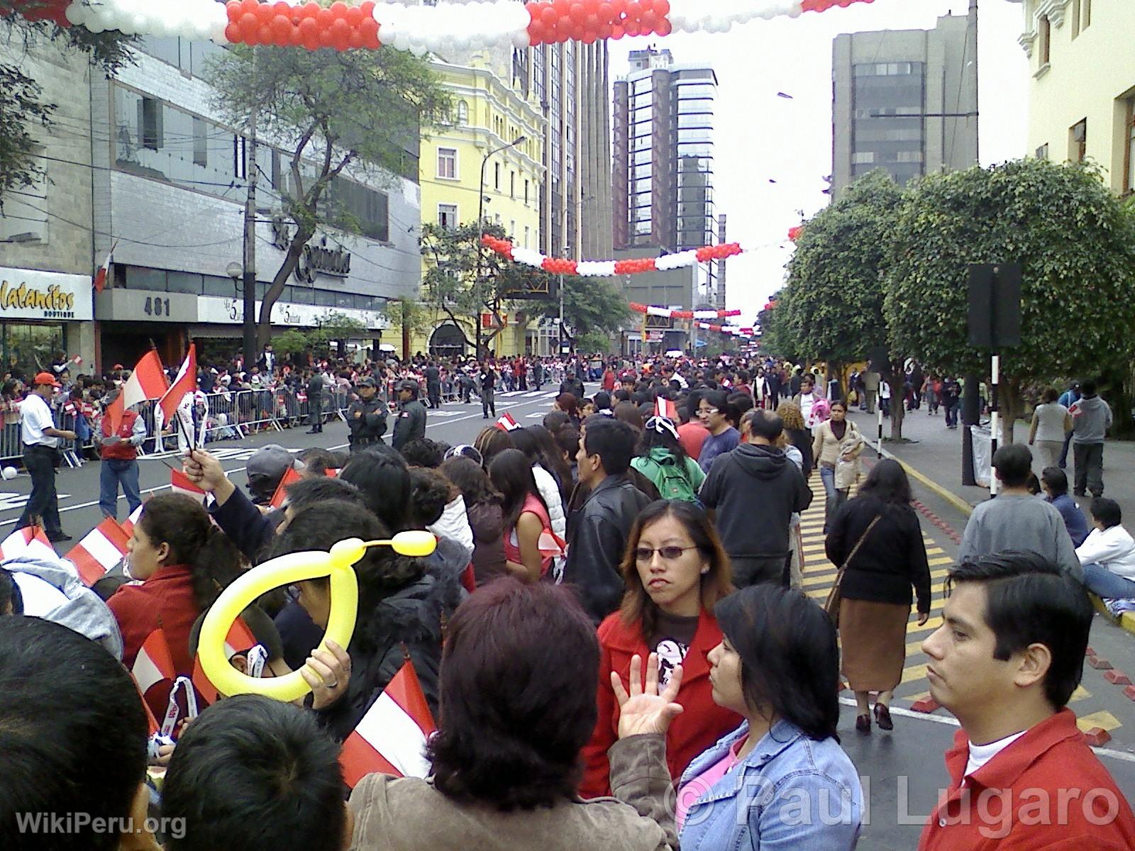 Wong Parade, Lima