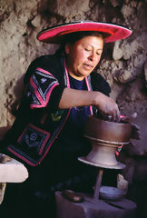 Raqchi Pottery Artisan