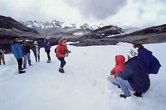 Tourists in Nevado Pastoruri