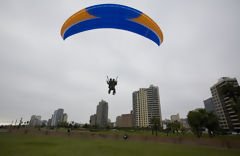 Paragliding, Lima